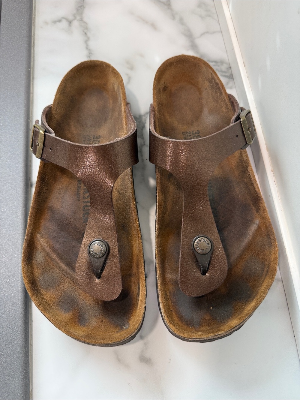 Birkenstock Gizeh Golden Brown Birko-Flor Regular Width Sandals Women’s Size 38 - Picture 2 of 6